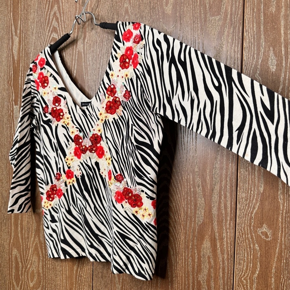Maurice Sasson Zebra Print Silk Blend Sequin Floral V-Neck Top Small Black White - Picture 3 of 7